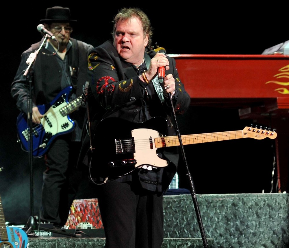Meat Loaf Picture 19 Meat Loaf Signs Copies of His Album Hell in A