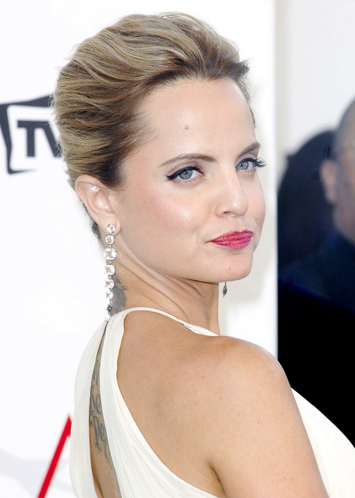 Mena Suvari;<br>The 40th AFI Life Achievement Award Honoring Shirley MacLaine