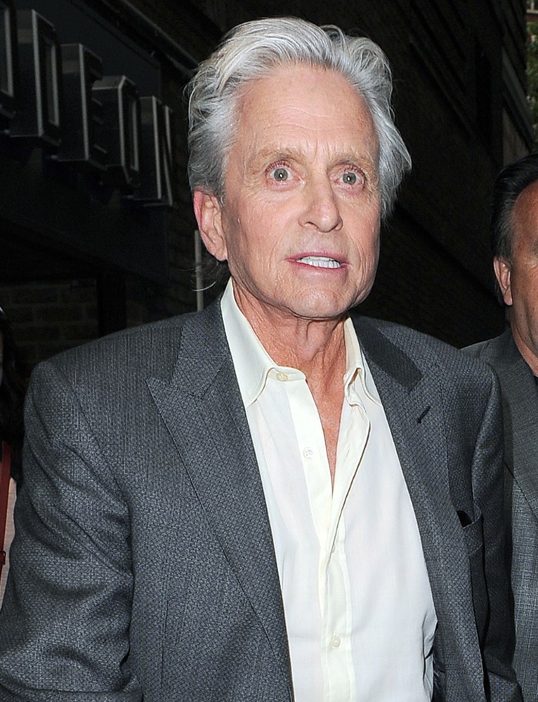 michael-douglas-picture-1-michael-douglas-leaving-a-cinema-in-covent