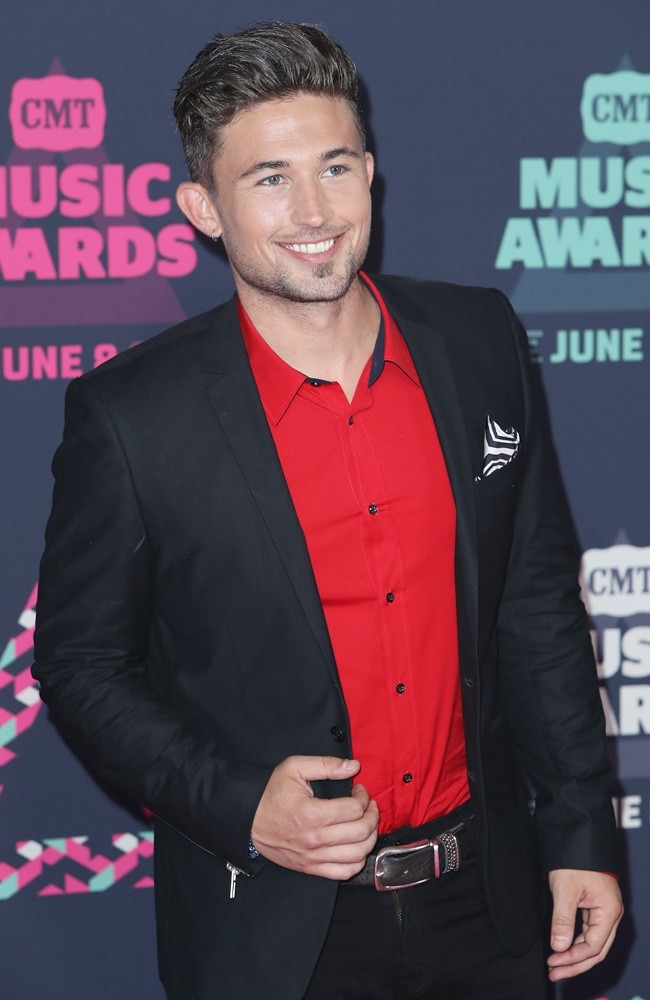 Michael Ray;<br>2016 CMT Music Awards - Arrivals