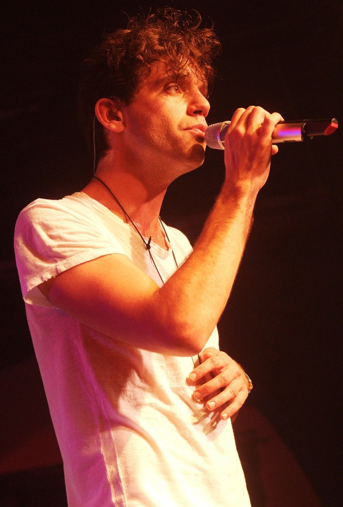 Mika;<br>Mika Performs Live