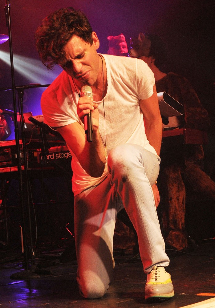 Mika;<br>Mika Performs Live