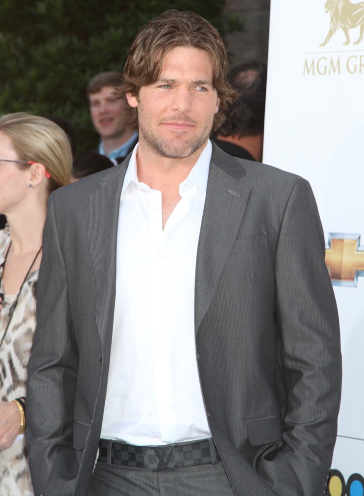 Mike Fisher;<br>2012 Billboard Music Awards - Arrivals