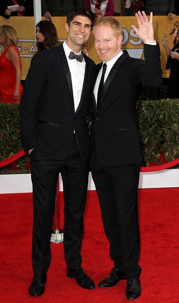 Justin Mikita;Jesse Tyler Ferguson;<br>19th Annual Screen Actors Guild Awards - Arrivals