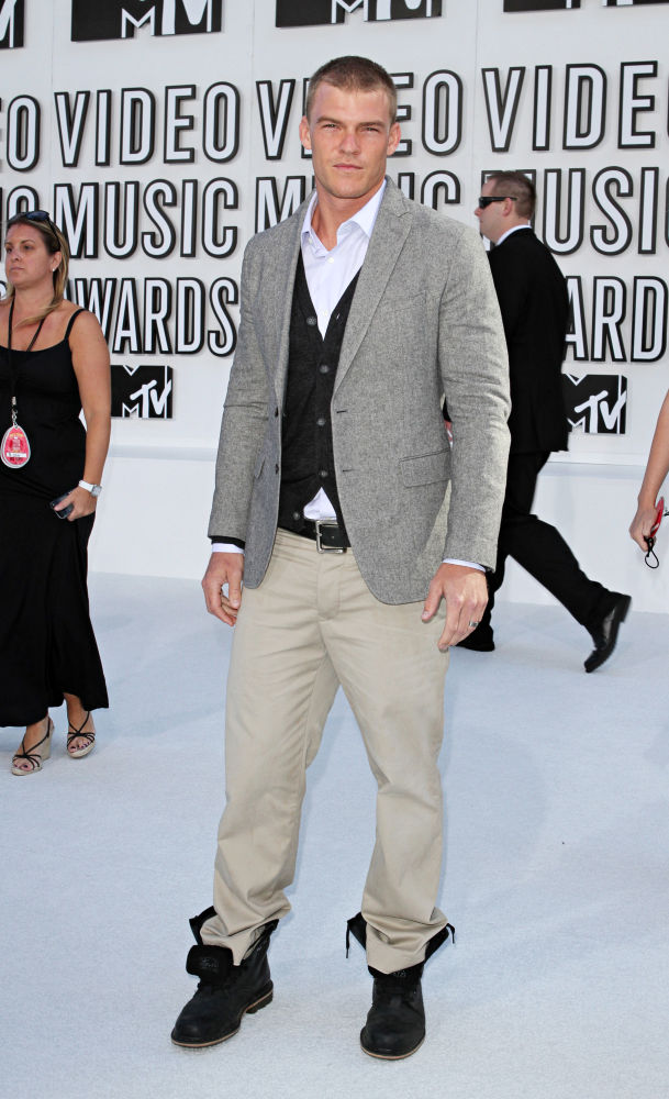Alan Ritchson;<br>The 2010 MTV Video Music Awards (MTV VMAs) - Arrivals