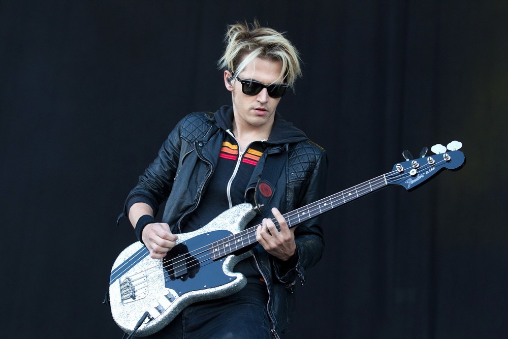 nudist-mikey-way-naked-demon