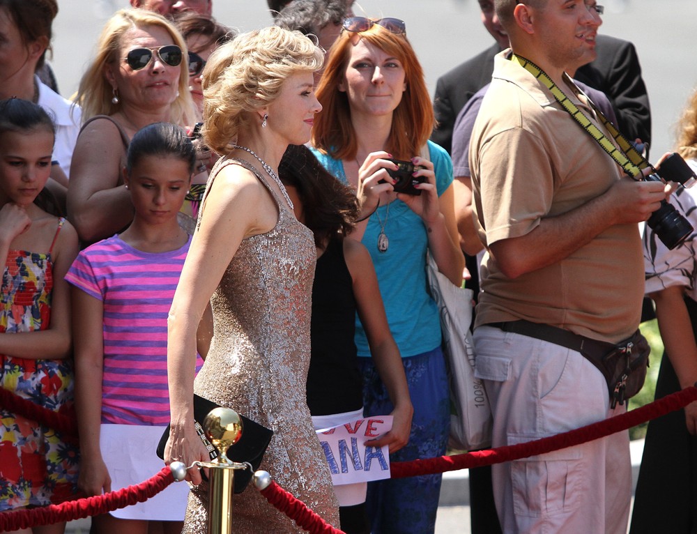 Naomi Watts;<br>Naomi Watts Dressed as Princess Diana Shooting Caught in Flight