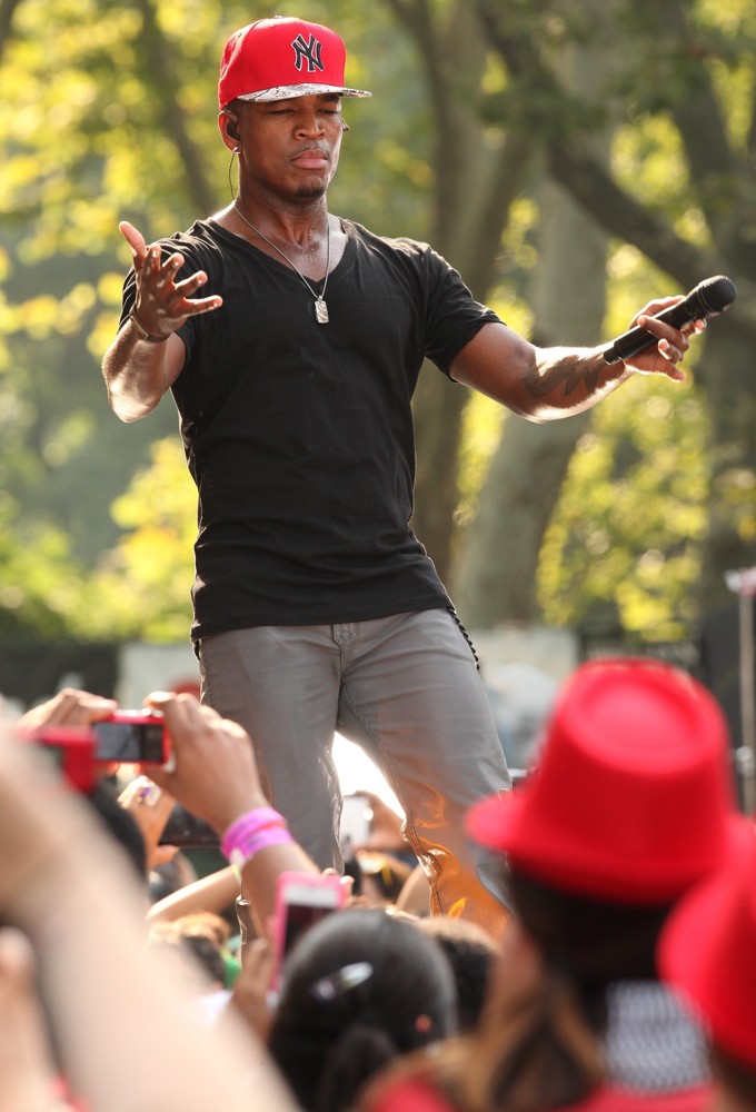 Ne-Yo;<br>Ne-Yo Performs Live as Part of Good Morning America's Summer Concert Series