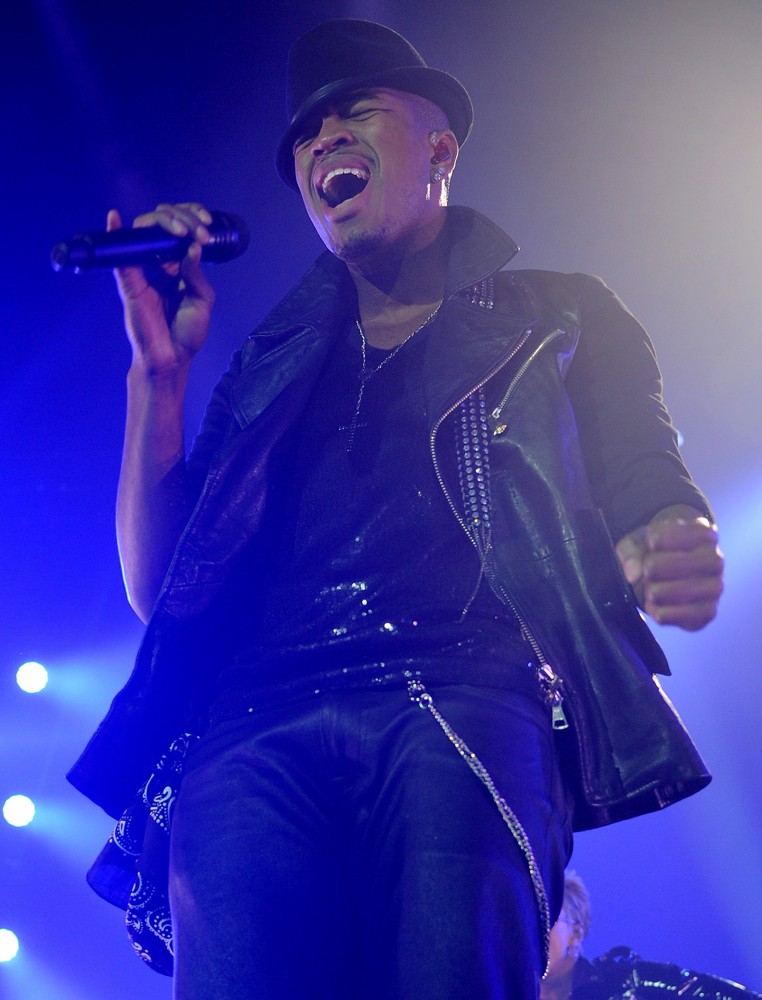 Ne-Yo;<br>Ne-Yo Performs Live