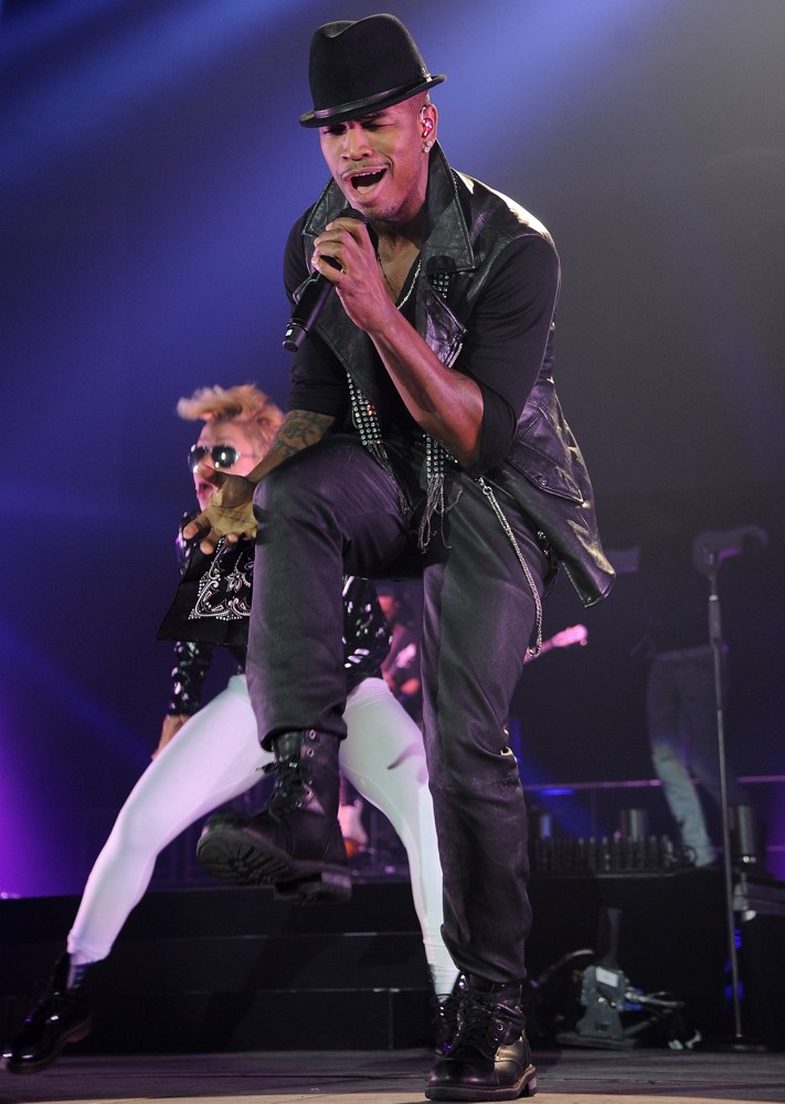 Ne-Yo;<br>Ne-Yo Performs Live