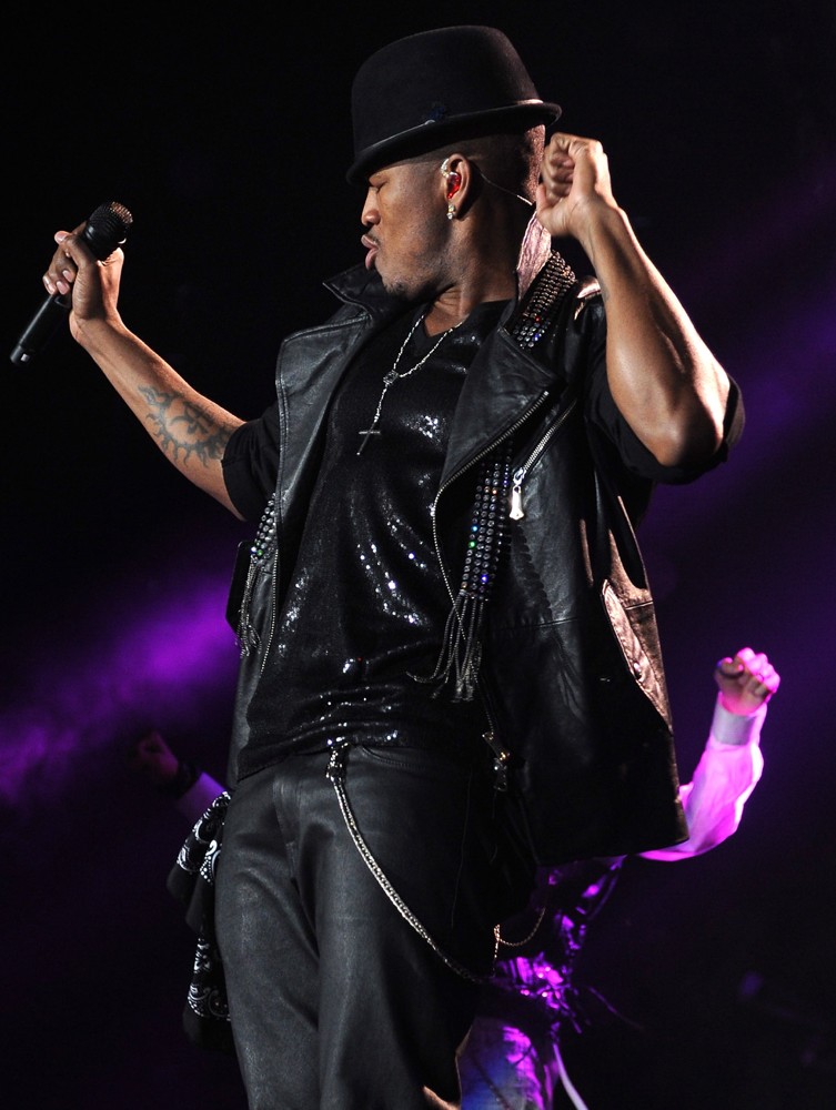 Ne-Yo;<br>Ne-Yo Performs Live