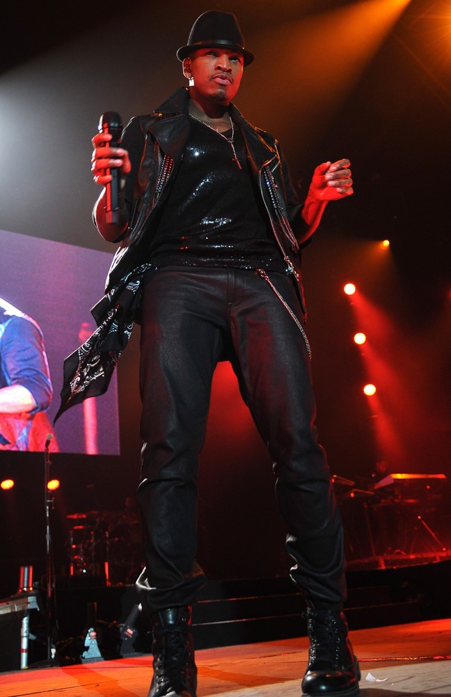 Ne-Yo;<br>Ne-Yo Performs Live