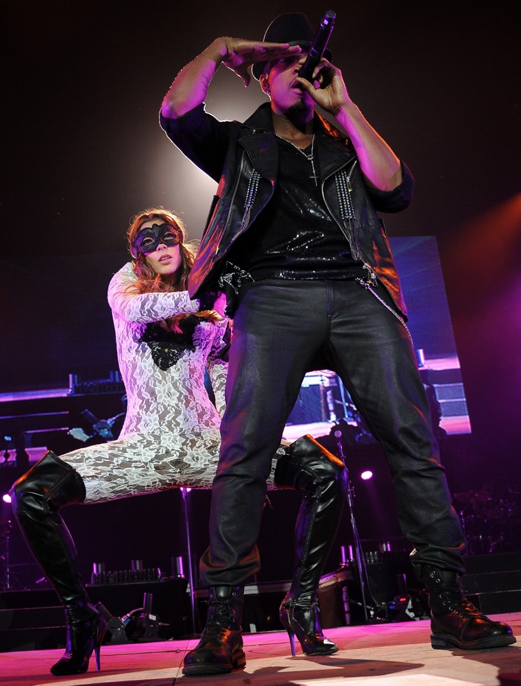 Ne-Yo;<br>Ne-Yo Performs Live