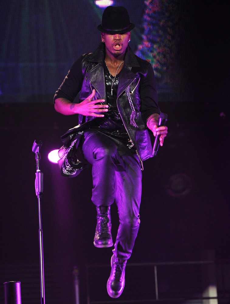 Ne-Yo;<br>Ne-Yo Performs Live