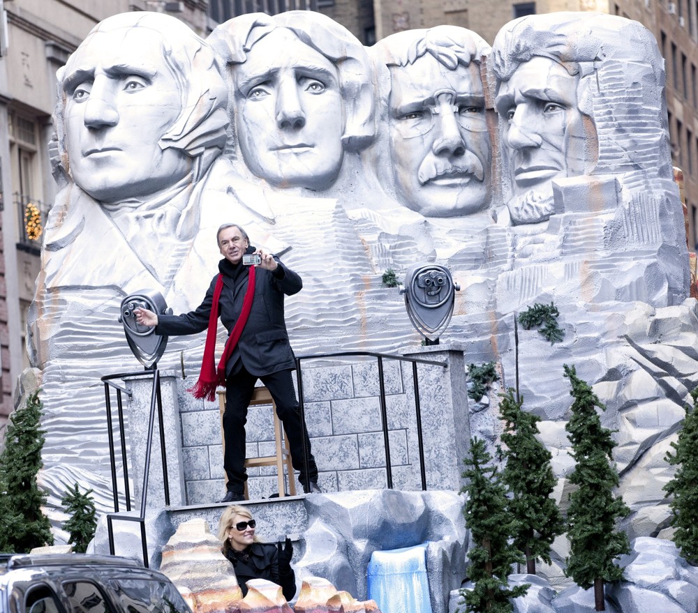 Neil Diamond;<br>Macy's 85th Annual Thanksgiving Day Parade