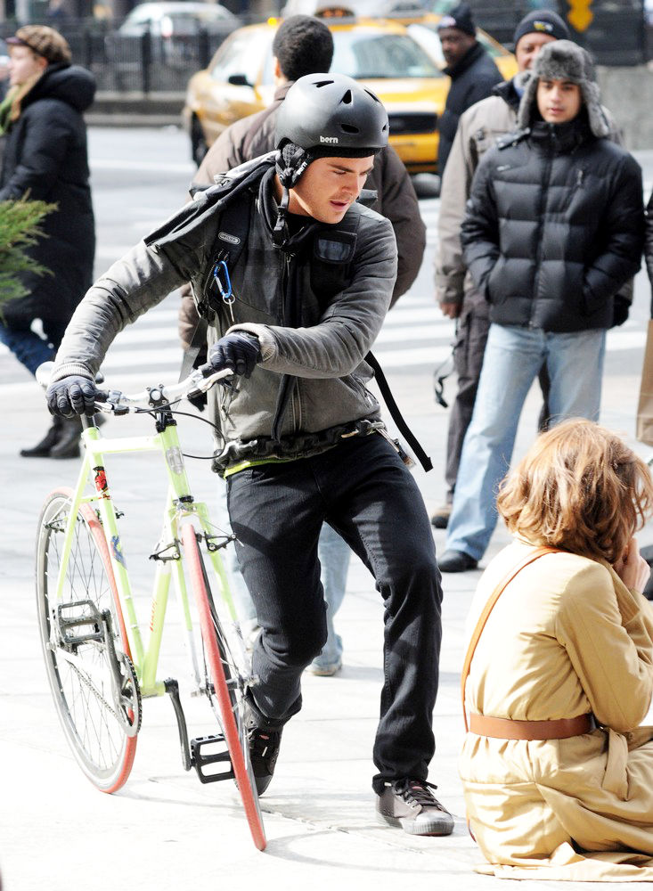 Zac Efron;Michelle Pfeiffer;<br>On The Set of New Film 'New Year's Eve'