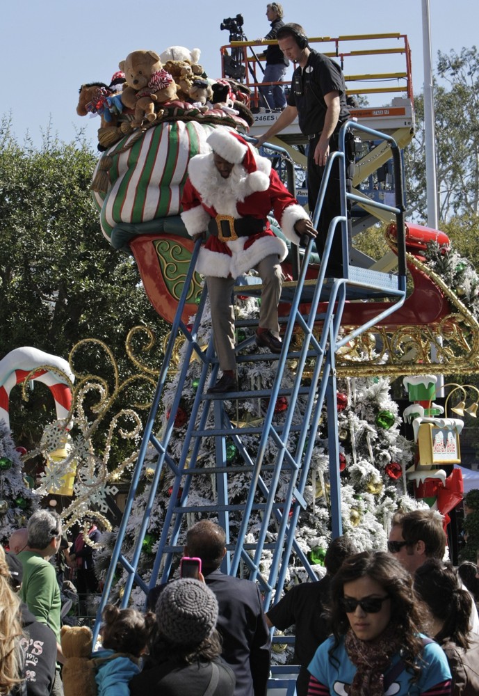 Nick Cannon;<br>Nick Cannon Filming for The Christmas Day Parade at Disneyland
