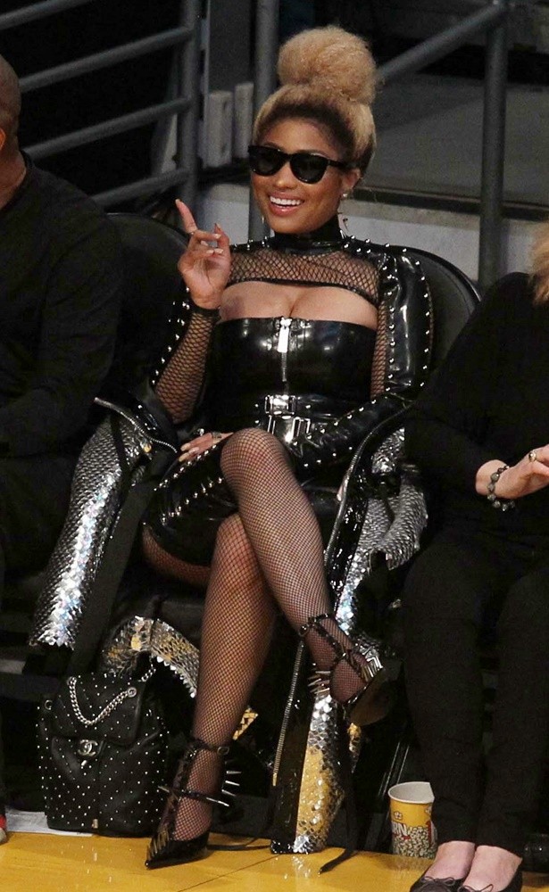 Nicki Minaj Out at The Los Angeles Lakers Game
