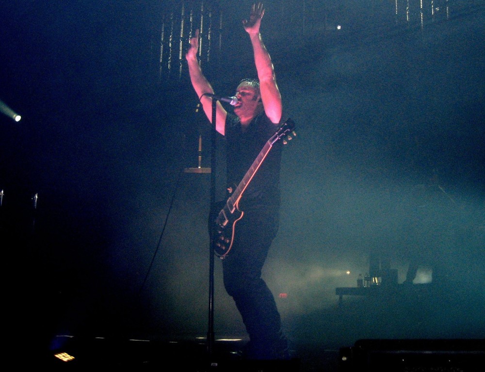 Nine Inch Nails;<br>Nine Inch Nails Perform