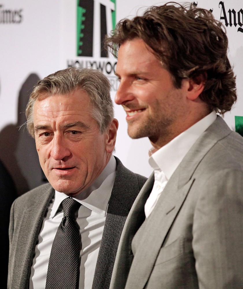 Брэдли купер и де ниро кабачки. Брэдли купер джокер кого играл. Брэдли купер и де ниро кабачки. Брэдли купер и де ниро кабачки. Брэдли купер и де ниро кабачки.