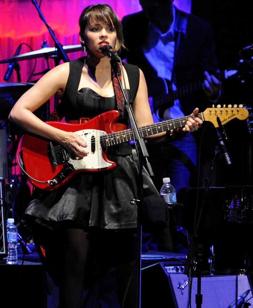 Norah Jones;<br>Norah Jones Performing Live on Stage