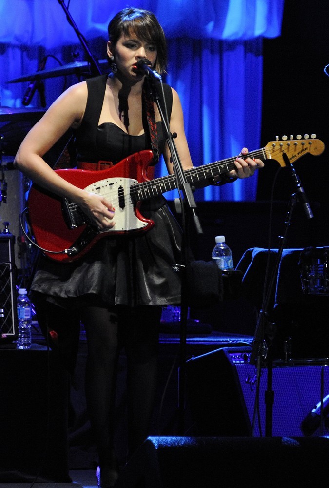 Norah Jones;<br>Norah Jones Performing Live on Stage