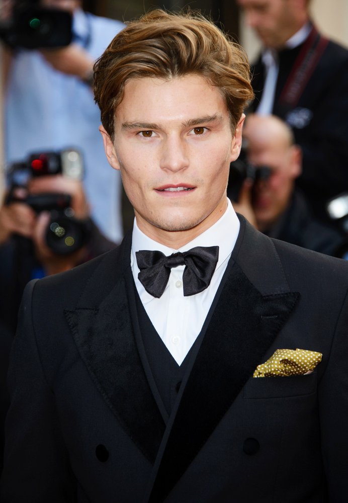 Oliver Cheshire Picture 8 The GQ Awards 2014 Arrivals