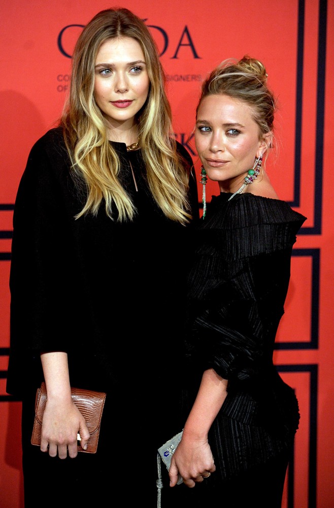 Elizabeth Olsen;Mary-Kate Olsen;<br>2013 CFDA Awards - Arrivals
