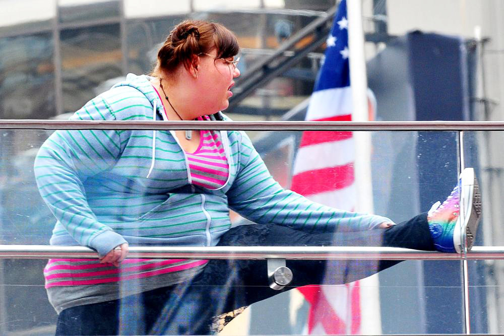 Lauren Zizes;<br>On The Set of 'Glee'