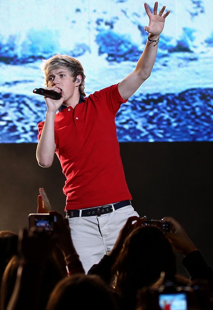 Niall Horan;One Direction;<br>One Direction Perform Live