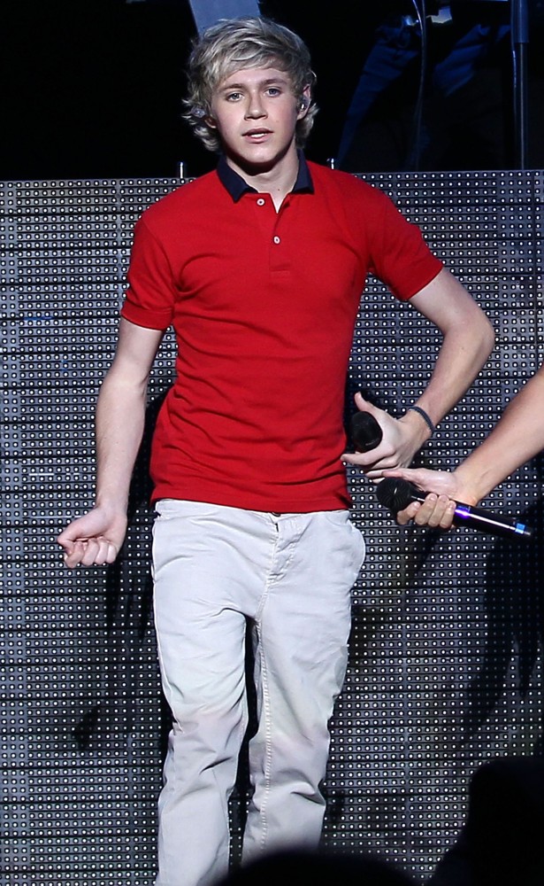 Niall Horan;One Direction;<br>One Direction Perform Live
