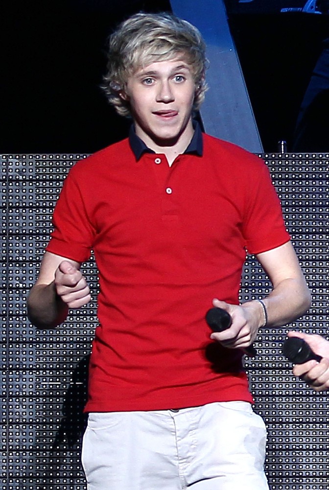 Niall Horan;One Direction;<br>One Direction Perform Live