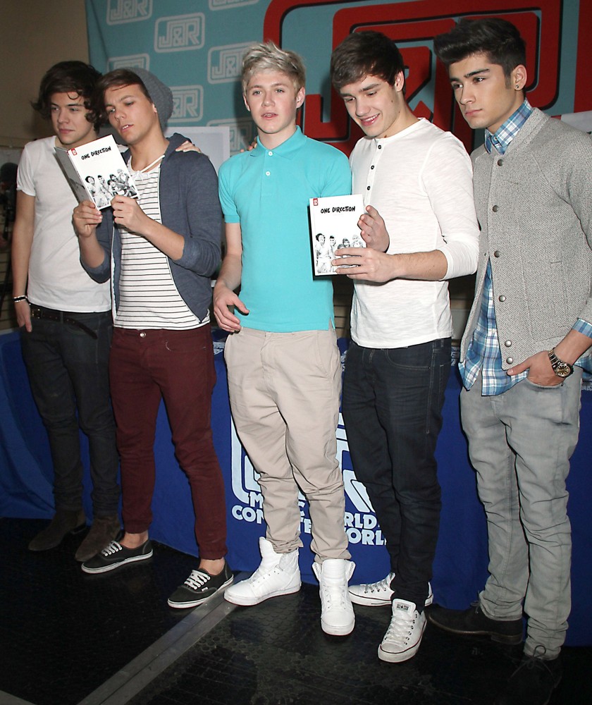 One Direction;<br>One Direction Sign Autographs