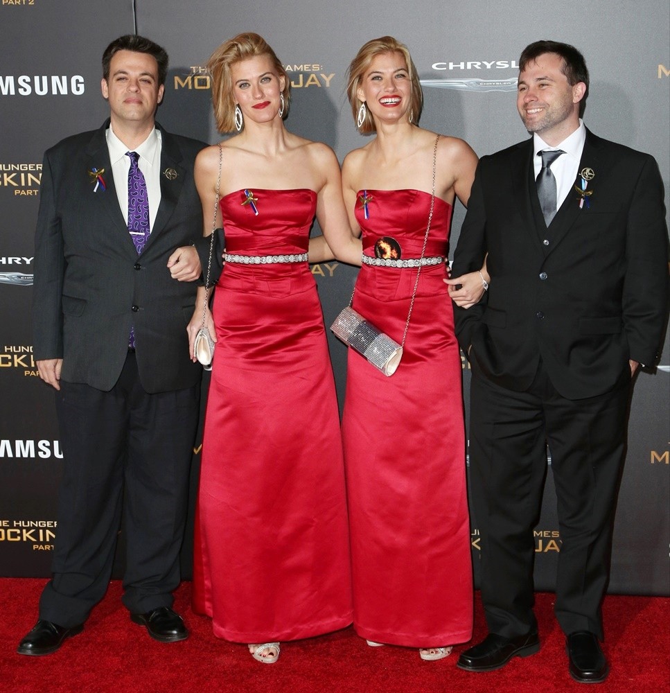 Kim Ormiston;Misty Ormiston;<br>Premiere of Lionsgate's The Hunger Games: Mockingjay, Part 2 - Arrivals