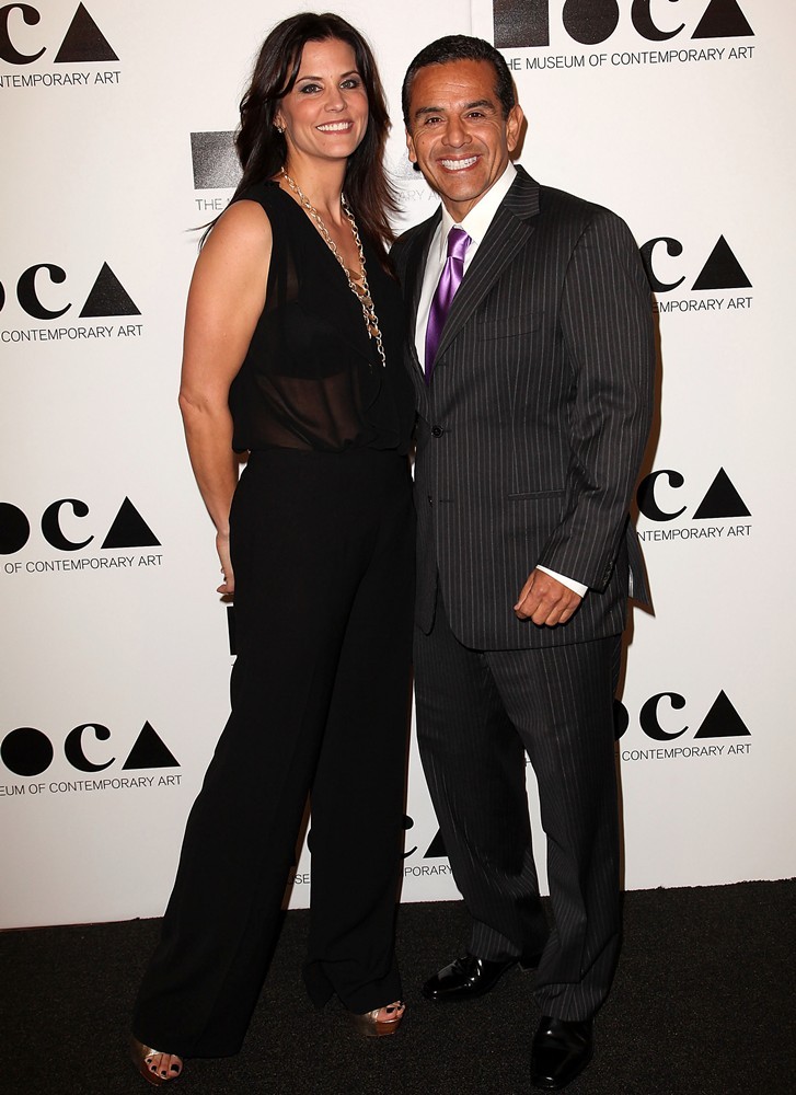 Lu Parker;Antonio Villaraigosa;<br>2011 MOCA Gala: An Artist's Life Manifesto - Arrivals