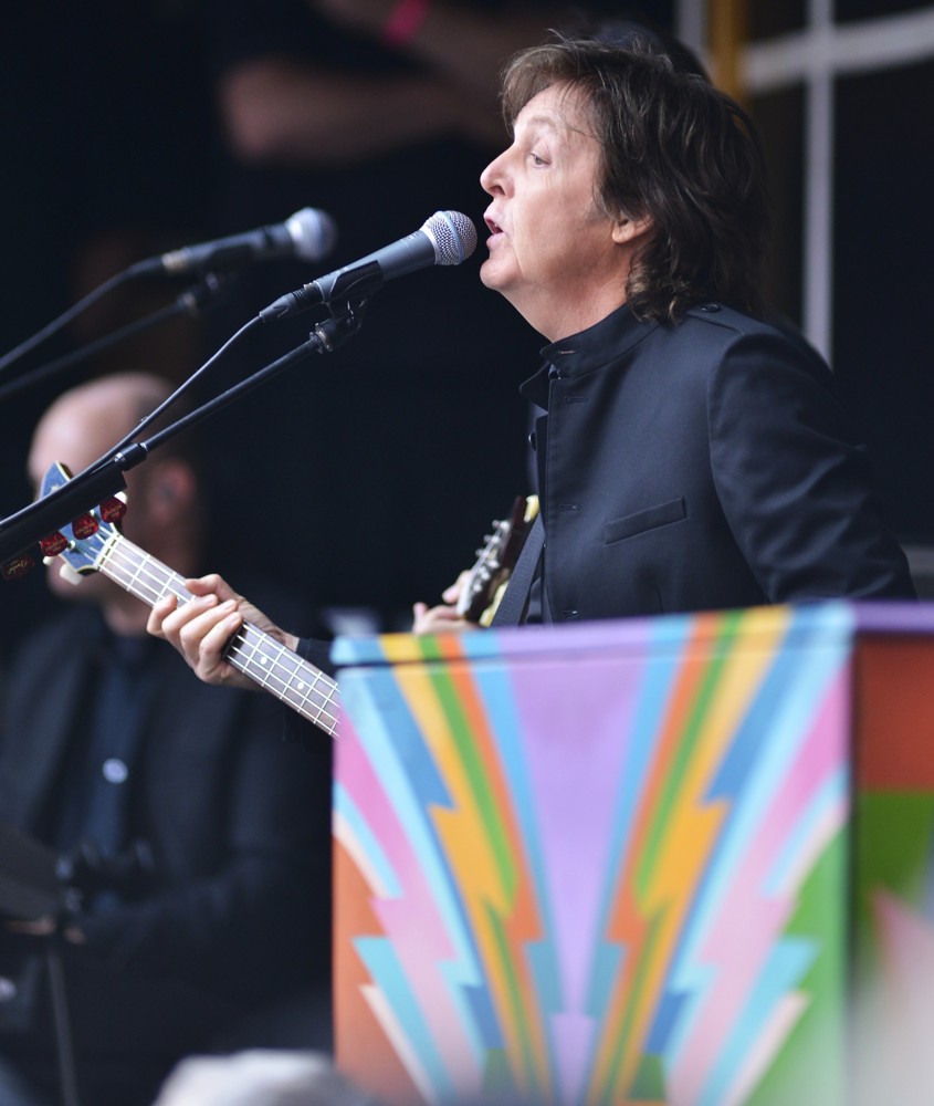 Paul McCartney;<br>Paul McCartney Does A Popup Concert
