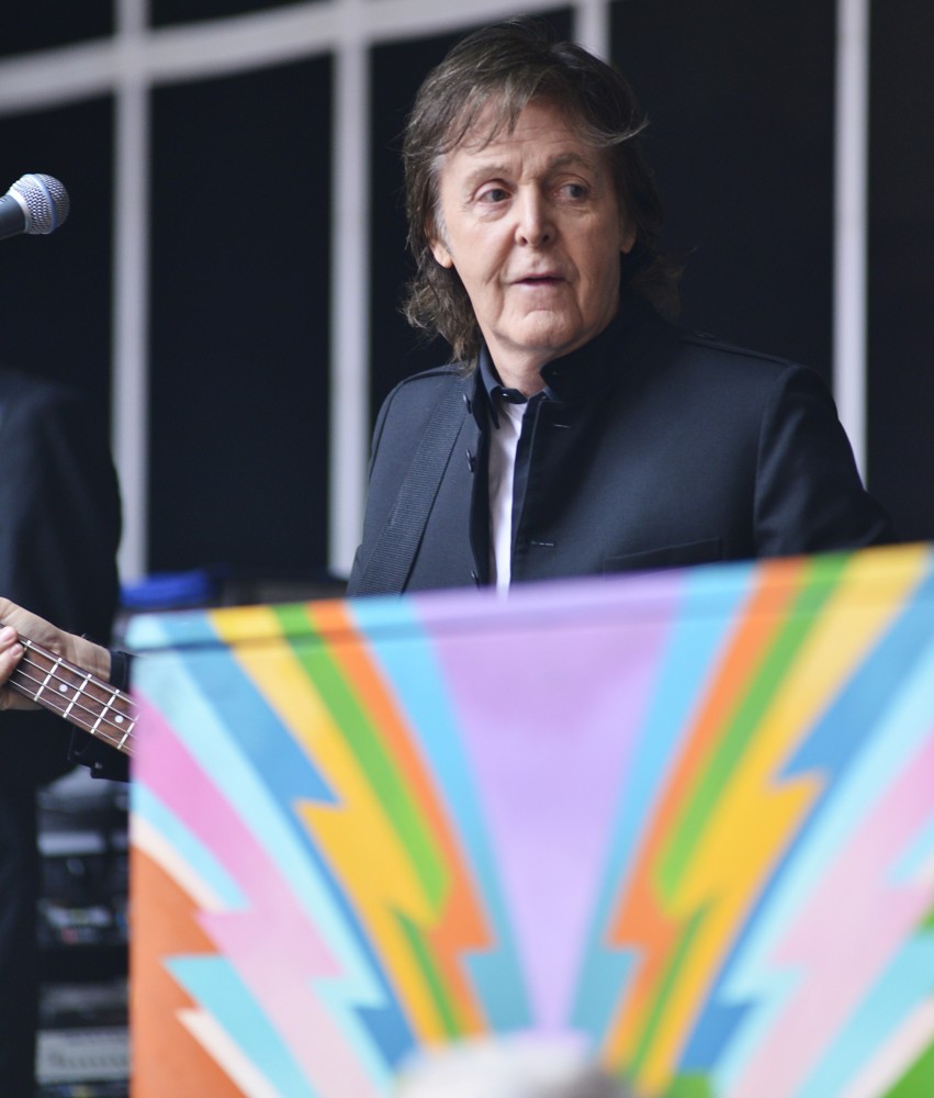 Paul McCartney;<br>Paul McCartney Does A Popup Concert
