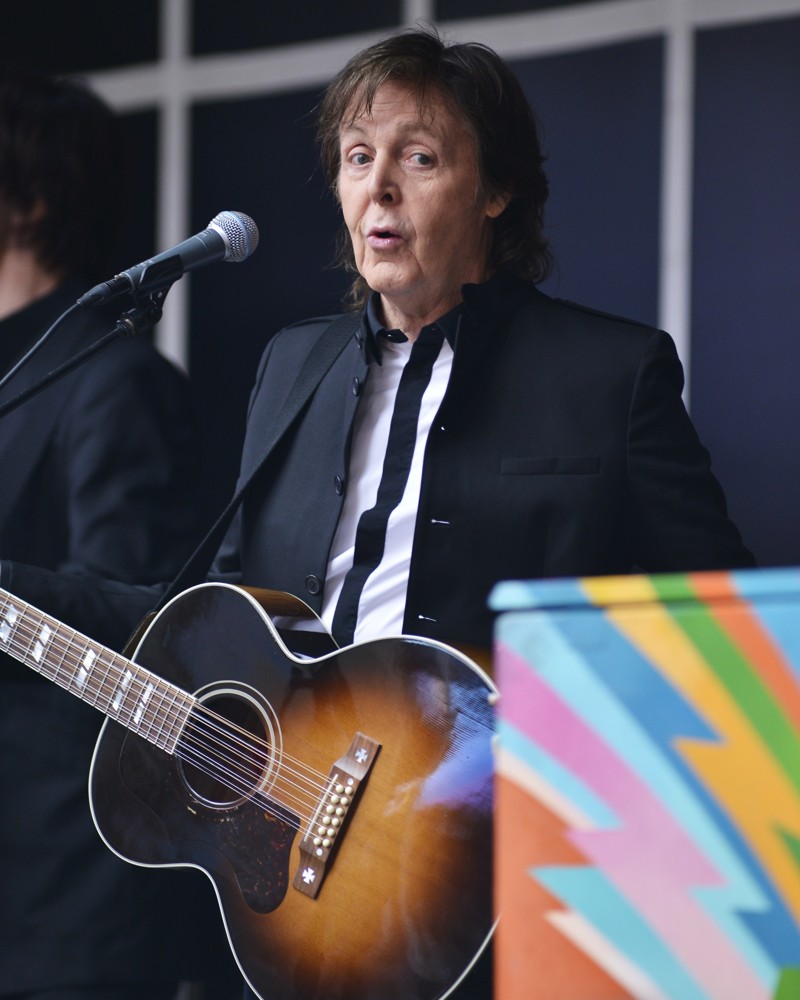 Paul McCartney;<br>Paul McCartney Does A Popup Concert