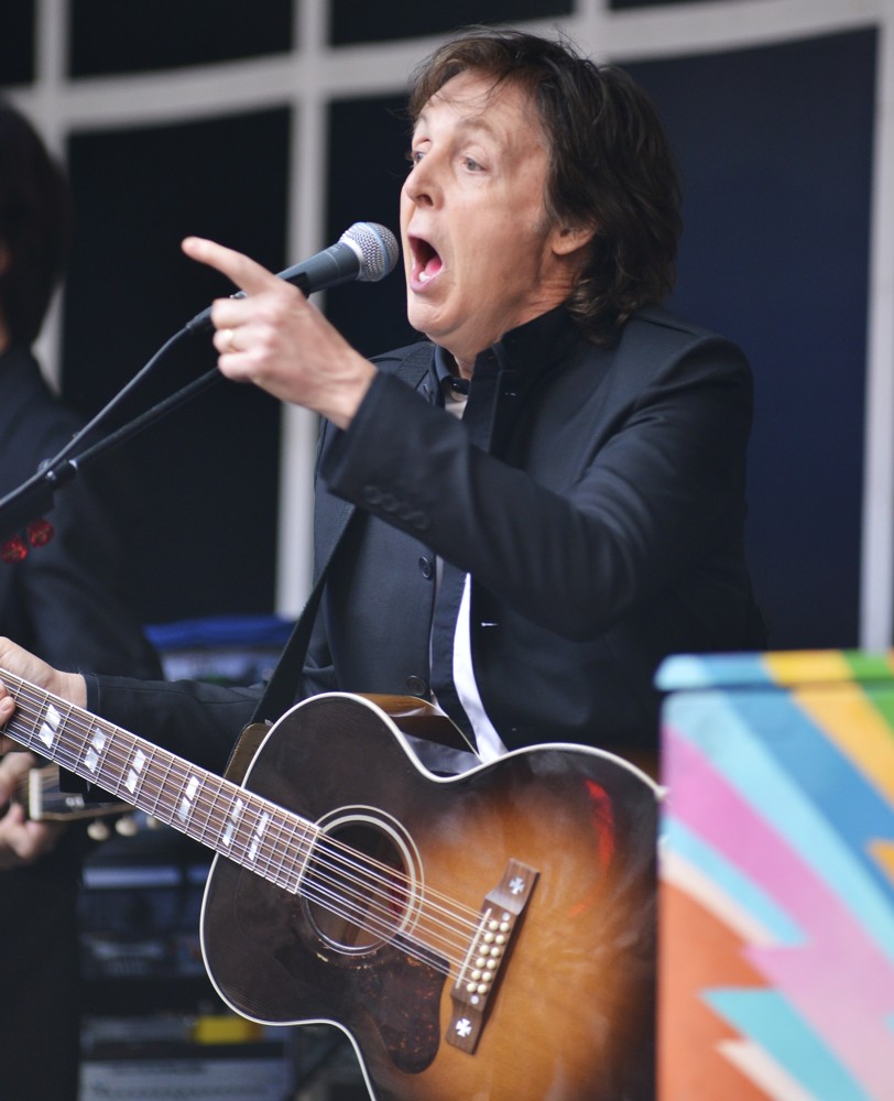 Paul McCartney;<br>Paul McCartney Does A Popup Concert