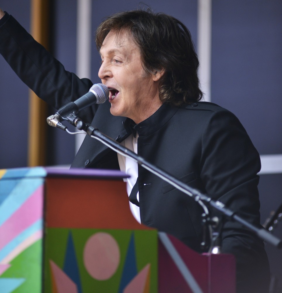 Paul McCartney;<br>Paul McCartney Does A Popup Concert
