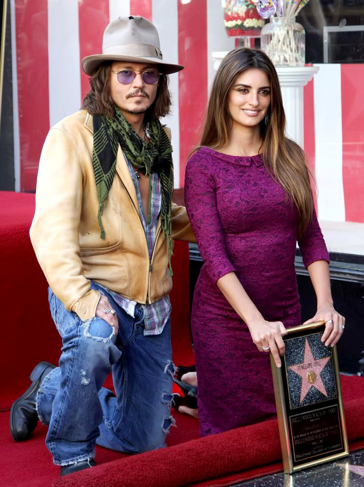 Johnny Depp;Penelope Cruz;<br>Penelope Cruz Receives A Star on The Hollywood Walk of Fame