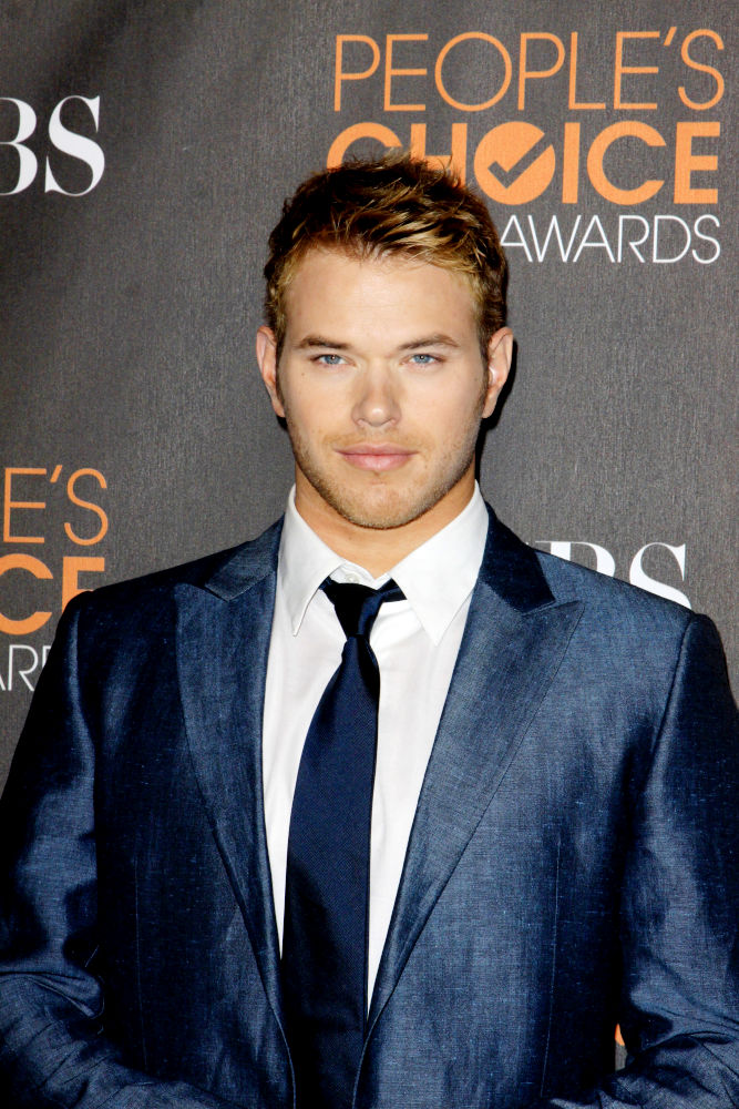 Kellan Lutz;<br>People's Choice Awards 2010