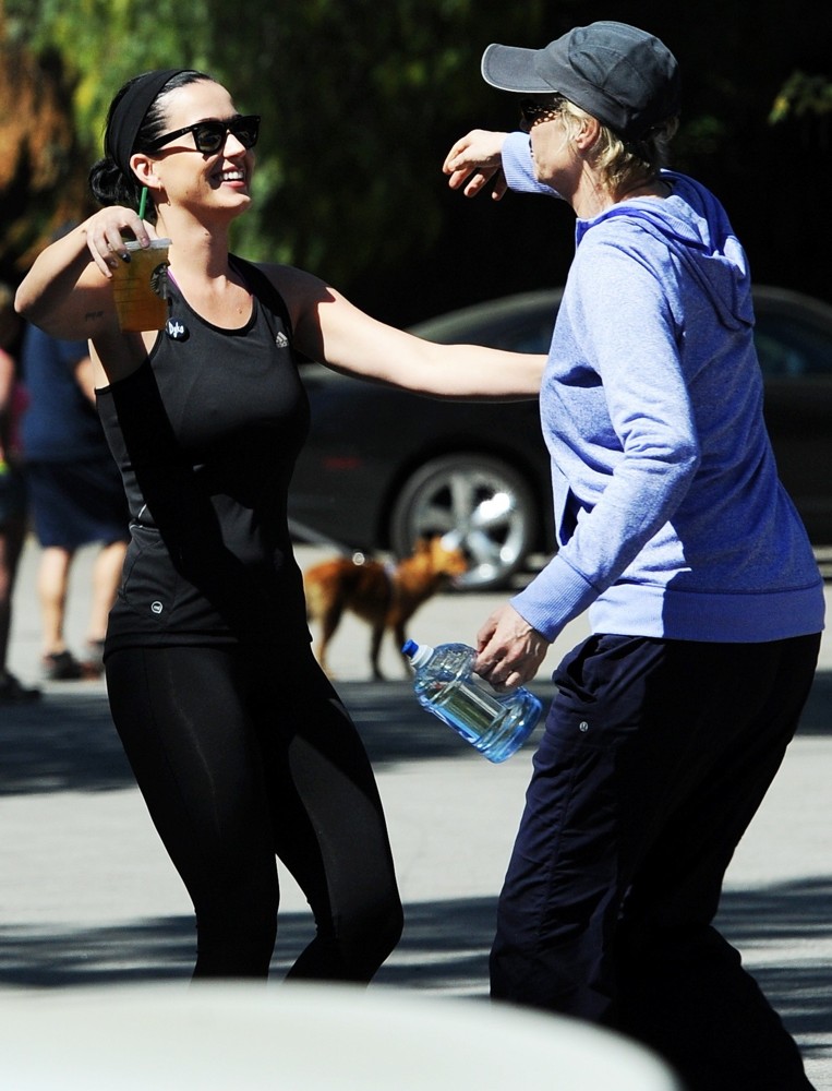Katy Perry;Jane Lynch;<br>Katy Perry Bumps Into Jane Lynch