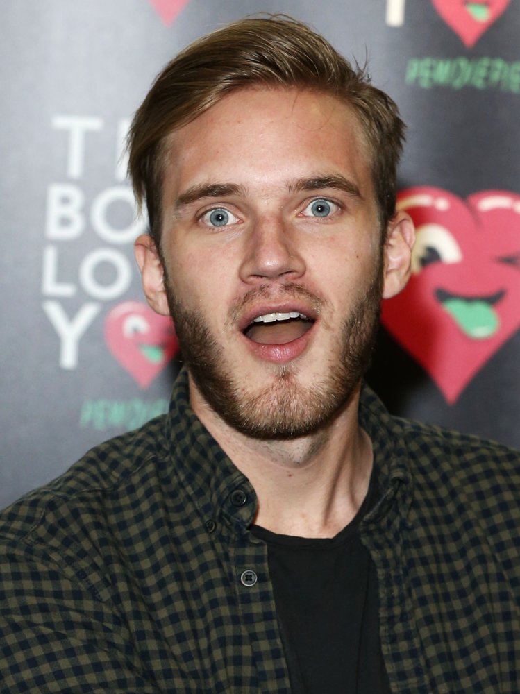 PewDiePie;<br>PewDiePie Signs Copies of His Book This Book Loves You