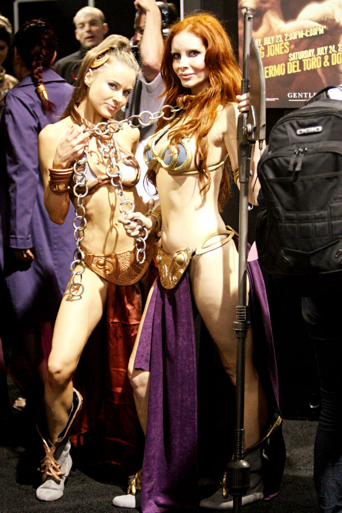 Phoebe Price;<br>Promotes The Work of Guillermo del Toro During Comic Con 2010 - Day 2