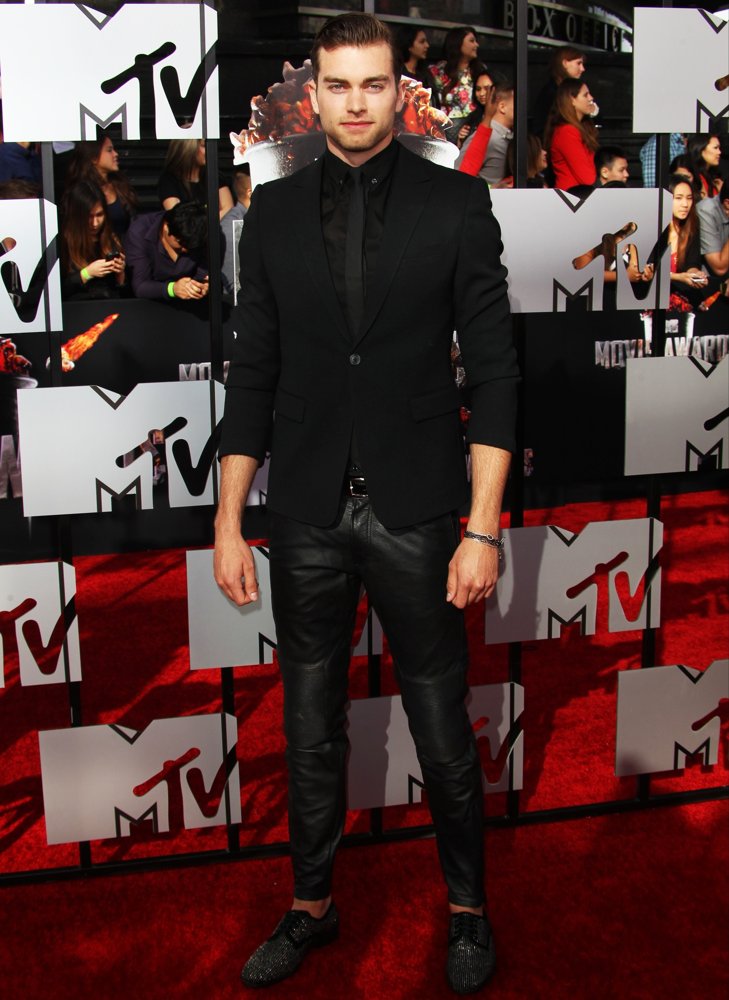 Pierson Fode Picture 4 MTV Movie Awards 2014 Arrivals