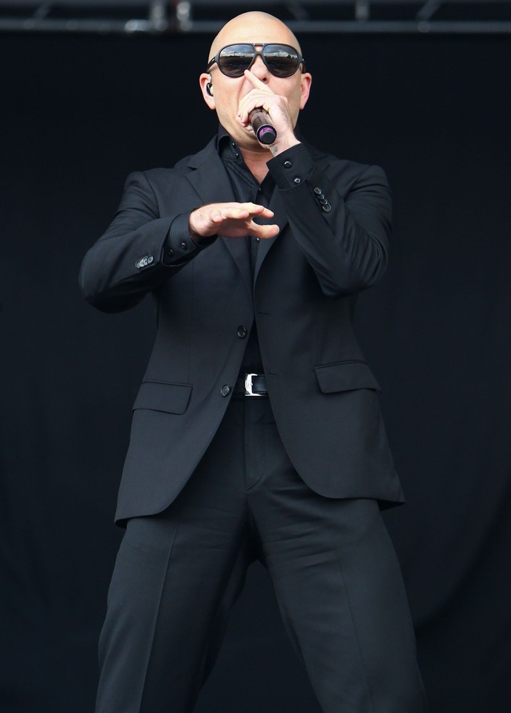 Pitbull;<br>Barclaycard Wireless Festival 2012 - Day 3