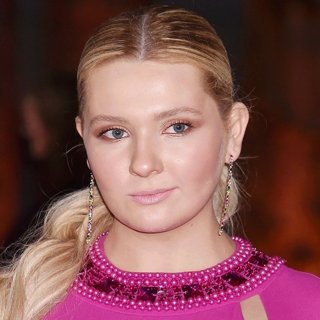 Abigail Breslin in The Academy Museum of Motion Pictures Opening Gala - Arrivals