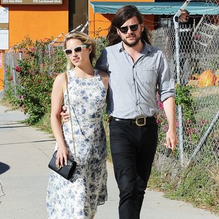 Dianna Agron, Winston Marshall in Dianna Agron and Winston Marshall Spotted Leaving Gratitude Cafe