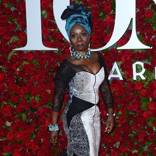 Akosua Busia